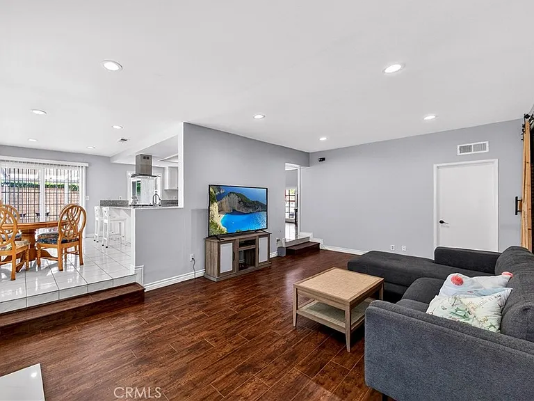 2540 Royale Pl — Photo 11
