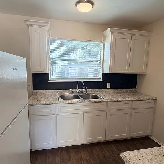 802C S Texas Blvd — Photo 13