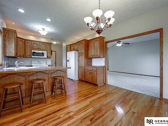 4th image of 19572 Bomar Ln