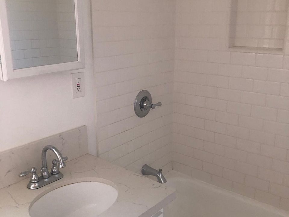 Bathroom Tub and Sink