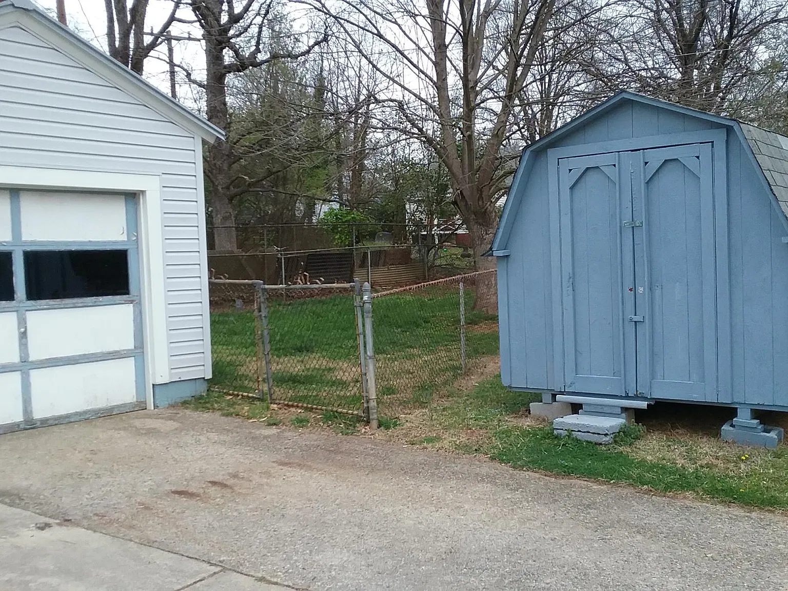 3 bed, 950 sqft, $1,525 — Photo 2
