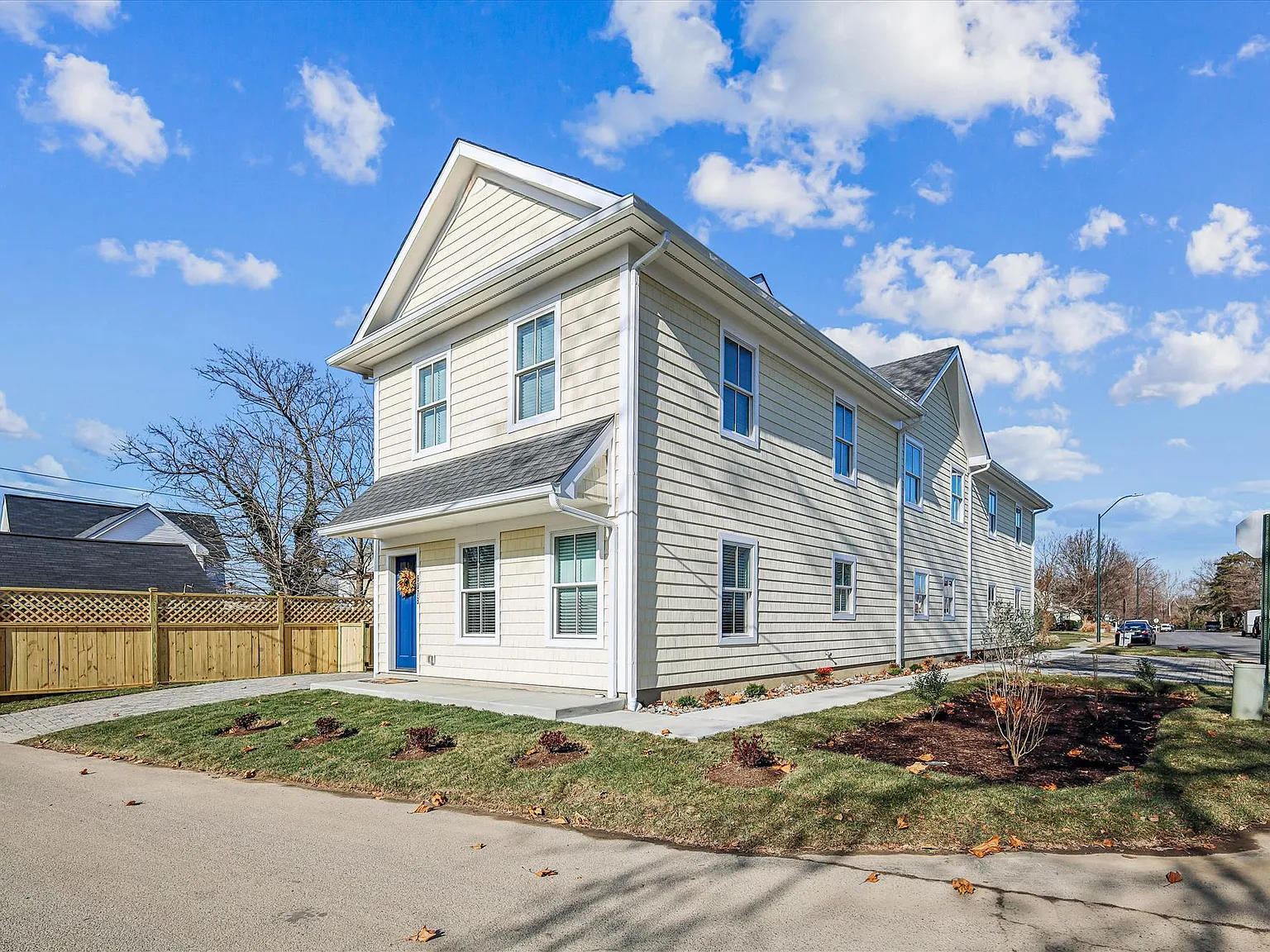 3 bed, 2.5 bath, 1650 sqft, $2,700 — Photo 4
