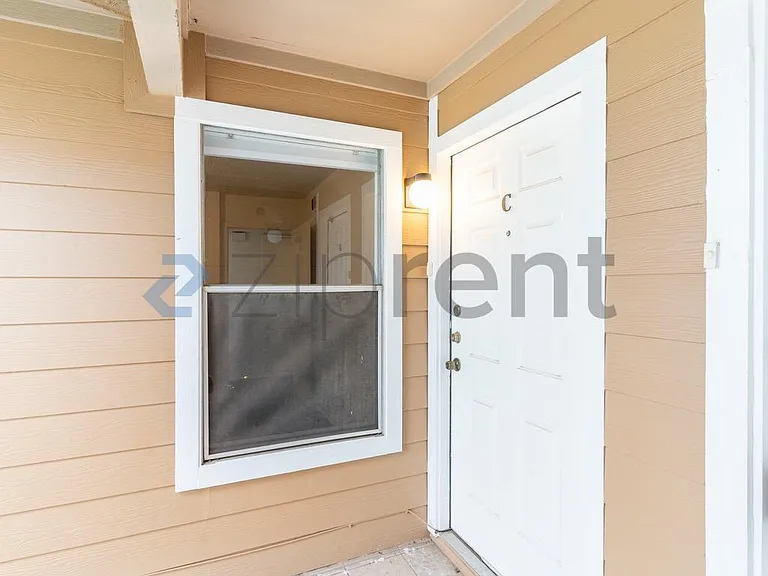 2906 Sweeney Ln #C — Photo 13
