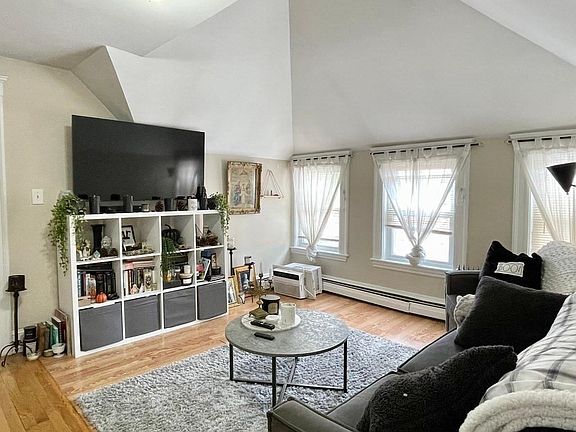 5th image of 189 Lafayette St Unit 3