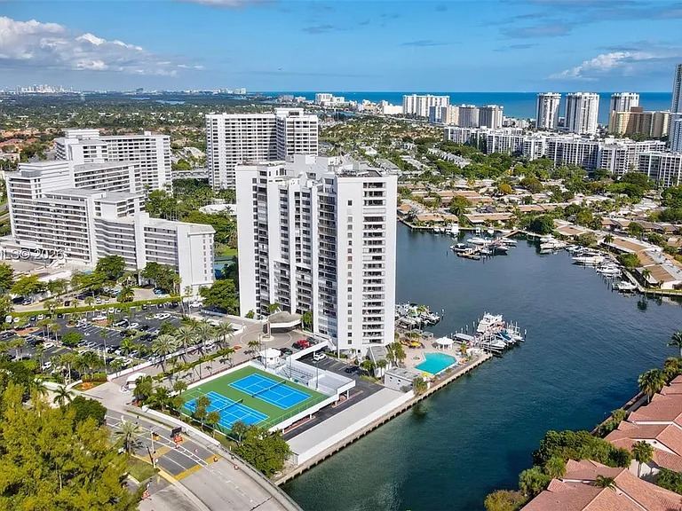 300 Three Islands Blvd #Penthouse 3A — Photo 38