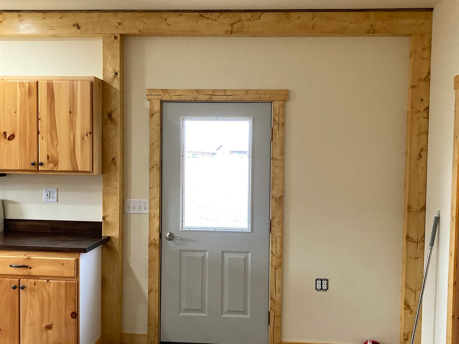 2 bed, 1.0 bath, 960 sqft, $1,900 — Photo 2