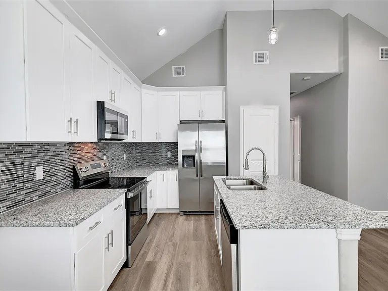 8695 Sassafras St — Photo 9