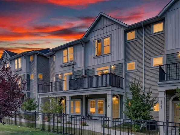435 S South Point Ln SW, Airdrie, AB T4B 5G8