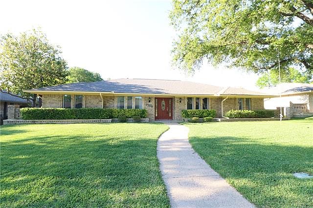 1st image of 2705 Westridge Dr
