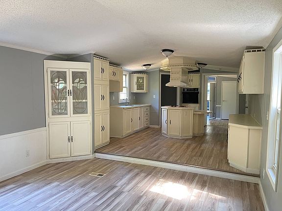 3rd image of 1311 Hill Rd #9