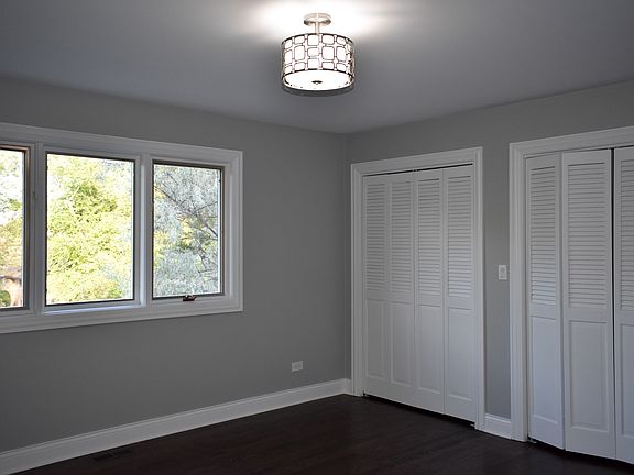 5th image of 2S642 Avenue Chateaux E