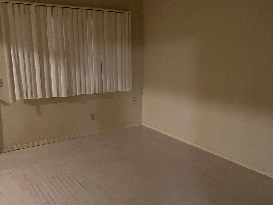 1st image of 1060 W 17th St Unit 2