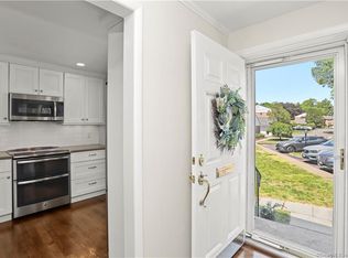 87 Heritage Hill Rd UNIT 87, New Canaan, CT 06840