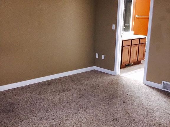 5th image of 5428 W Fairgrove Ln