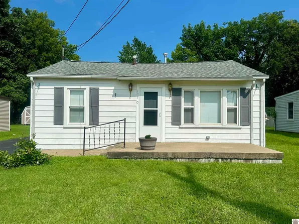 1010 Yarbro Ln, Paducah, KY 42003