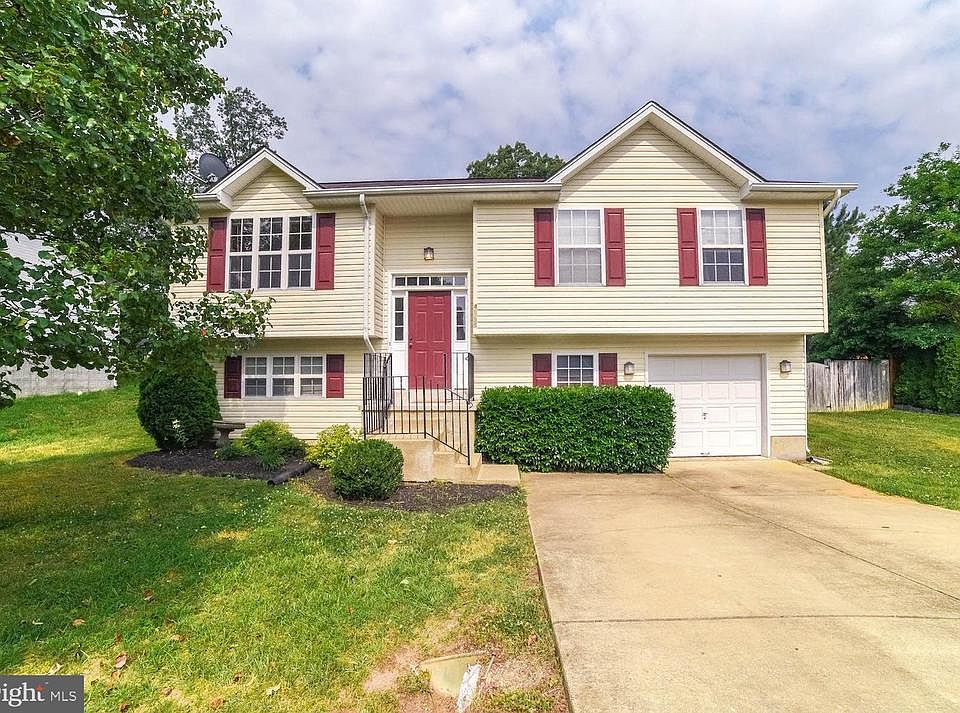 1st image of 46720 Robert Leon Dr