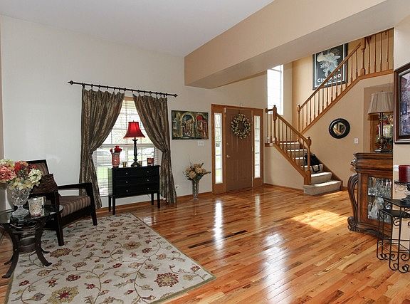 5th image of 968 Longford Ct