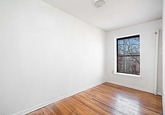 2nd image of 170 W 130th St #4
