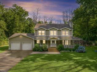 37 Woodland Rd, Franklin, NJ 07416