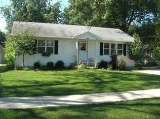 125 Park St, Oswego, IL 60543