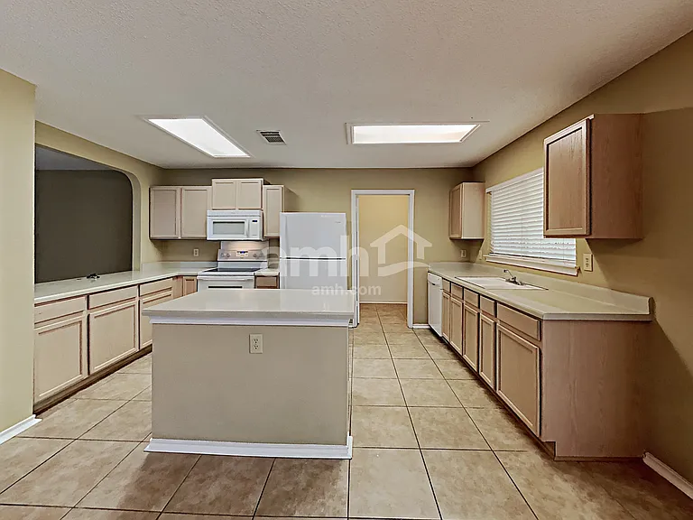 10542 Westfield Pl — Photo 3