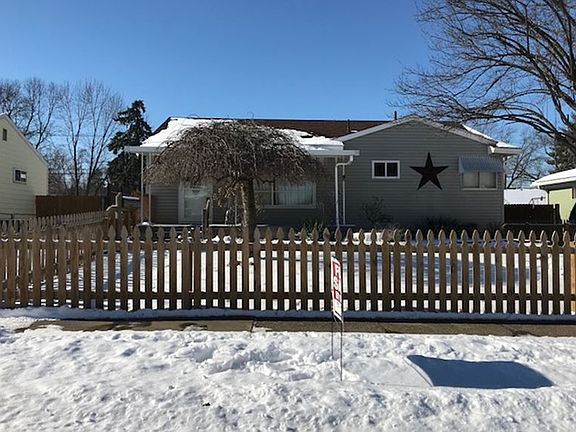 3rd image of 439 Dundee Cir