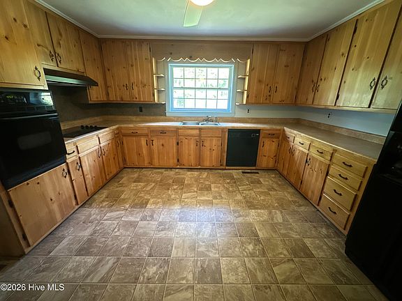 4th image of 309 Pecan Lane