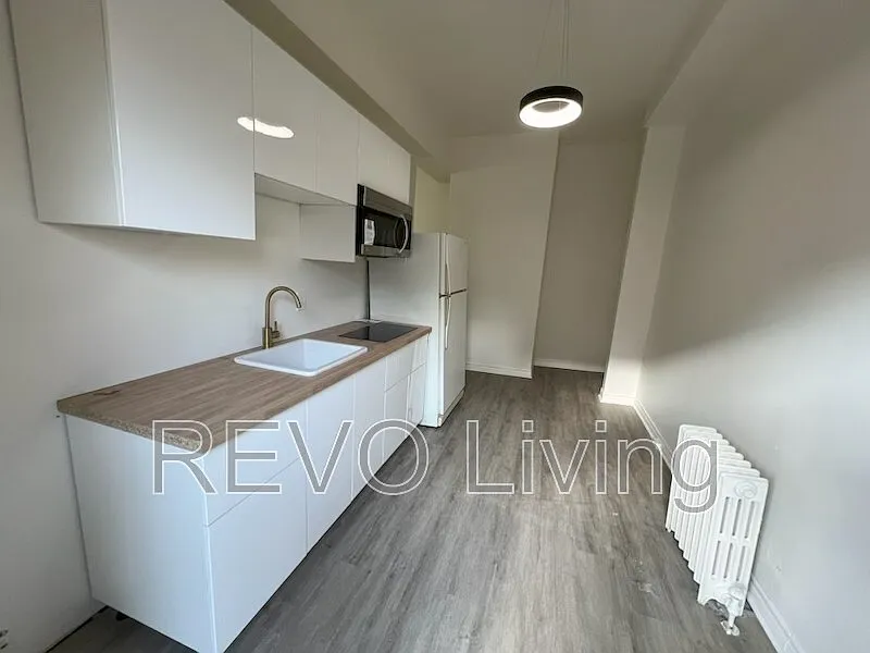1 bed, 1.0 bath, 500 sqft, $1,300 — Photo 4