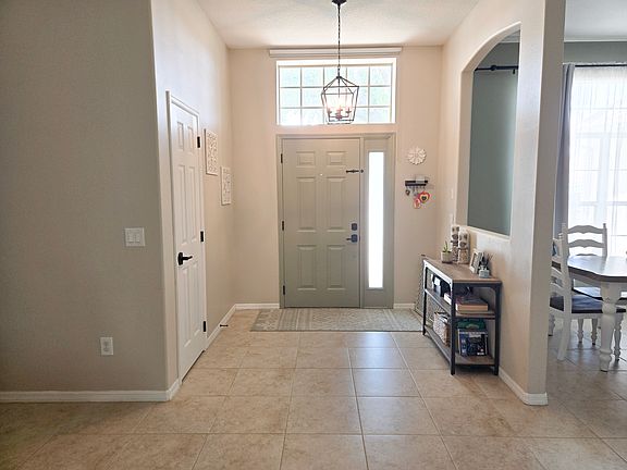 2nd image of 985 Pelican Ln