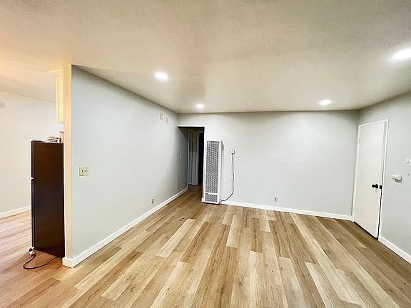 3rd image of 615 Gamma Ct APT A