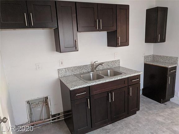 3rd image of 952 Miller Ave #2