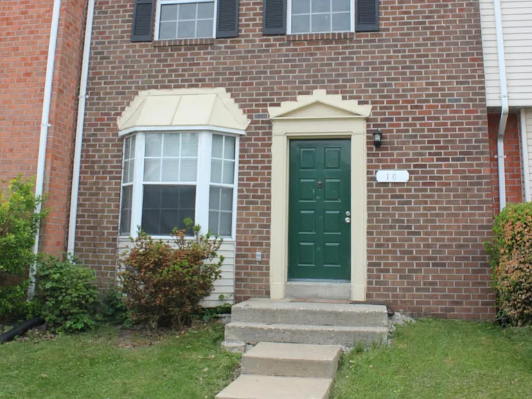 10 Crystal Rock Ct — Photo 1