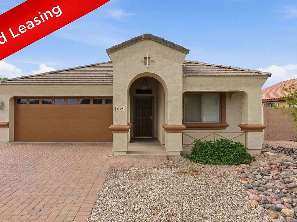 1377 E Prickly Pear Dr