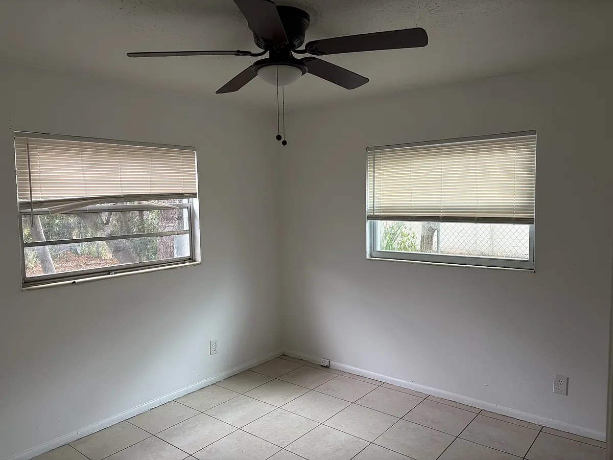 Building Photo - 1040 Bert Rd #5