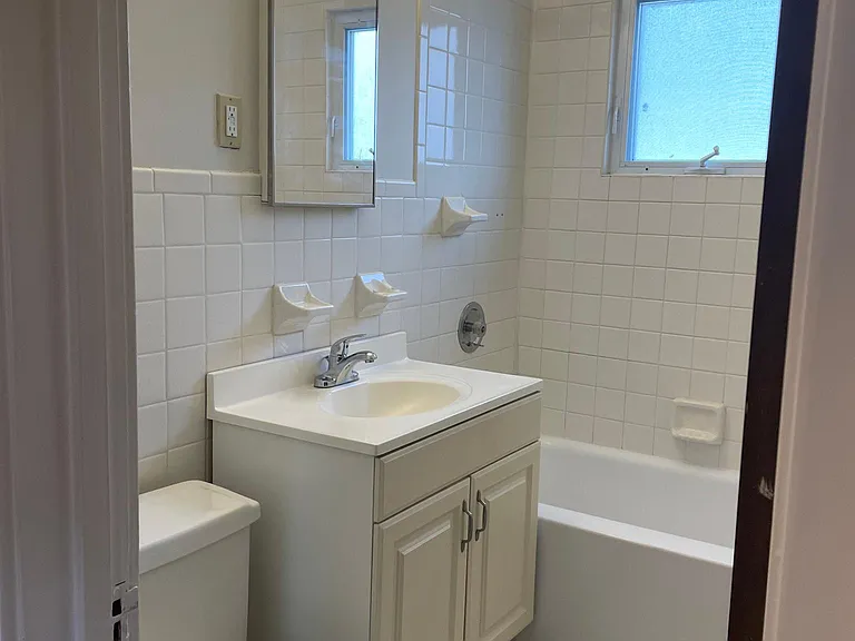 353 Forest Hill Dr — Photo 12
