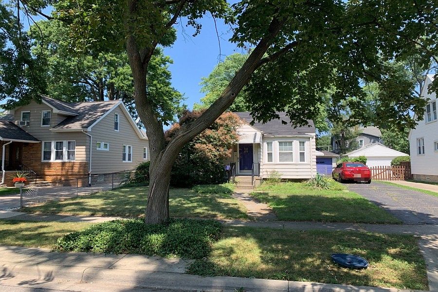 1st image of 1001 E 2nd St
