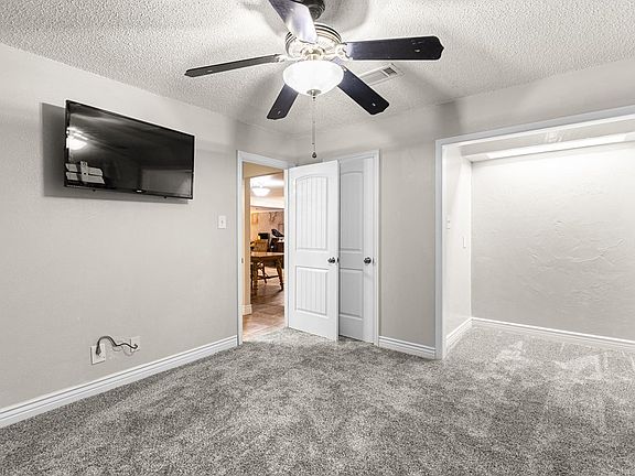 5th image of 5009 Locust Ave