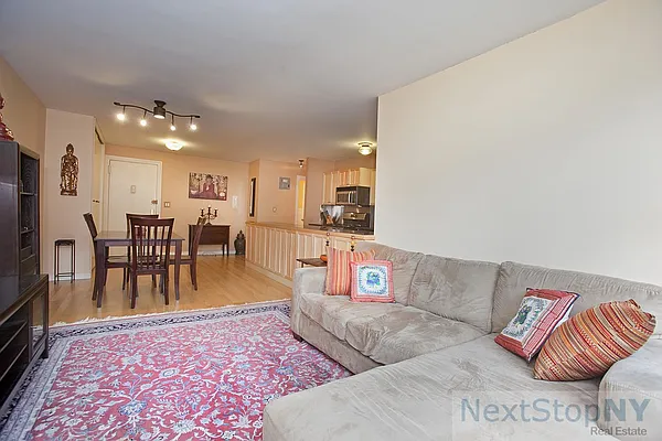 Sold by NextStopNY | media 4