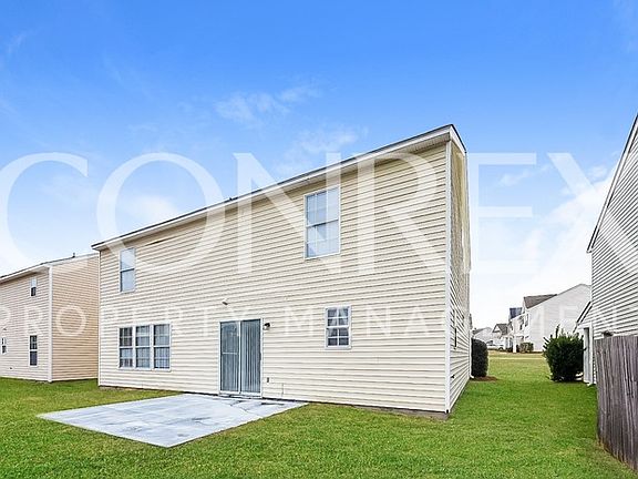 3rd image of 474 Fox Trot Dr