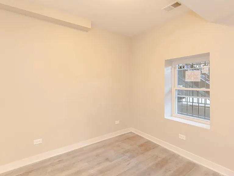 3603 W Ainslie St #G — Photo 7