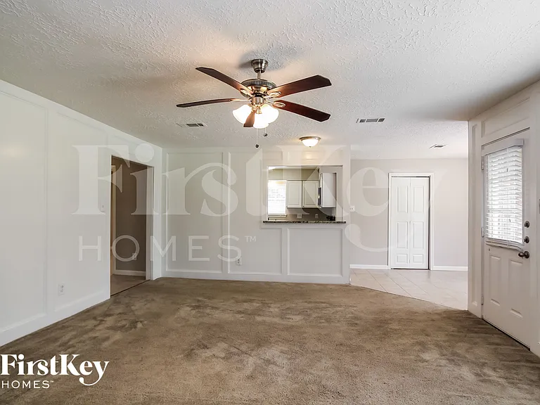 24106 Creekview Dr — Photo 6