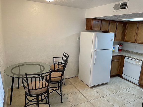 2nd image of 1030 Meadowlark Ct SE APT 2