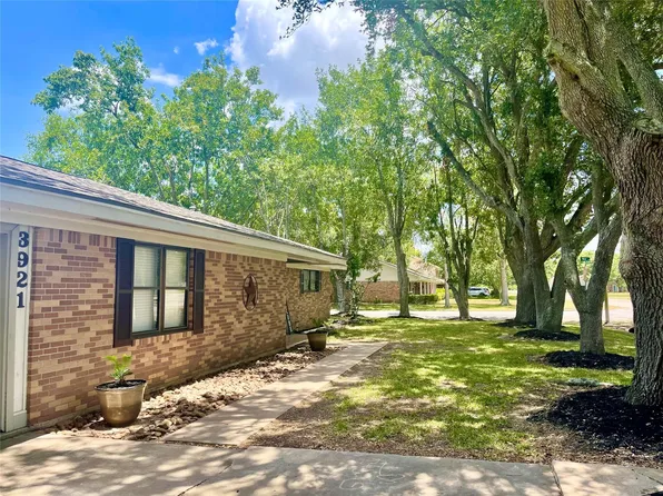 3921 Doris St, Bay City, TX 77414