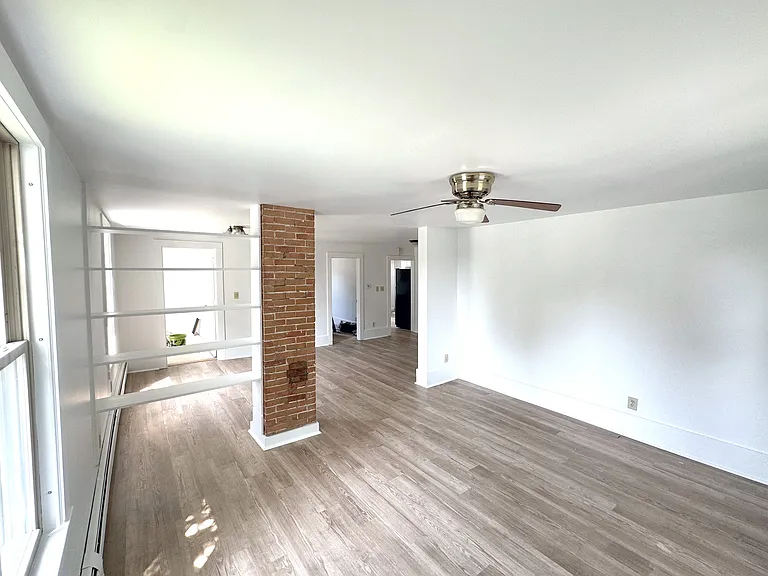 3 Reservoir St #5 — Photo 3