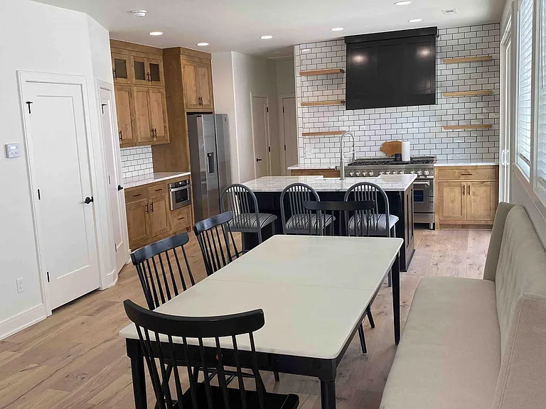 620 S Willow Ave — Photo 2