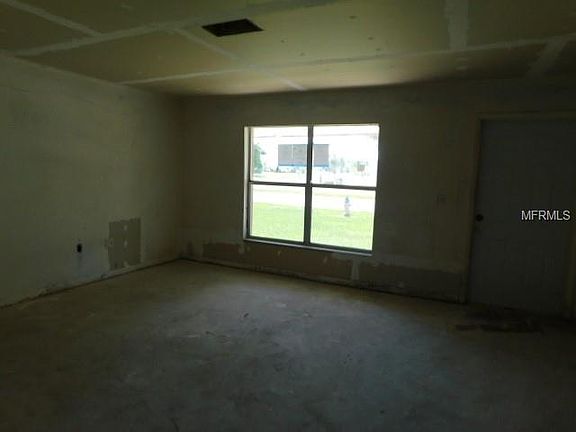 4th image of 3711 37th St W