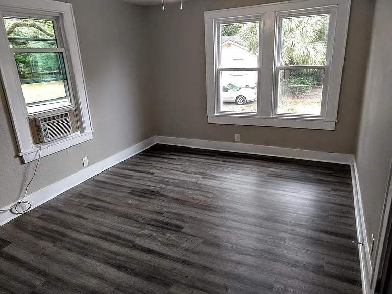 205 N M St — Photo 19