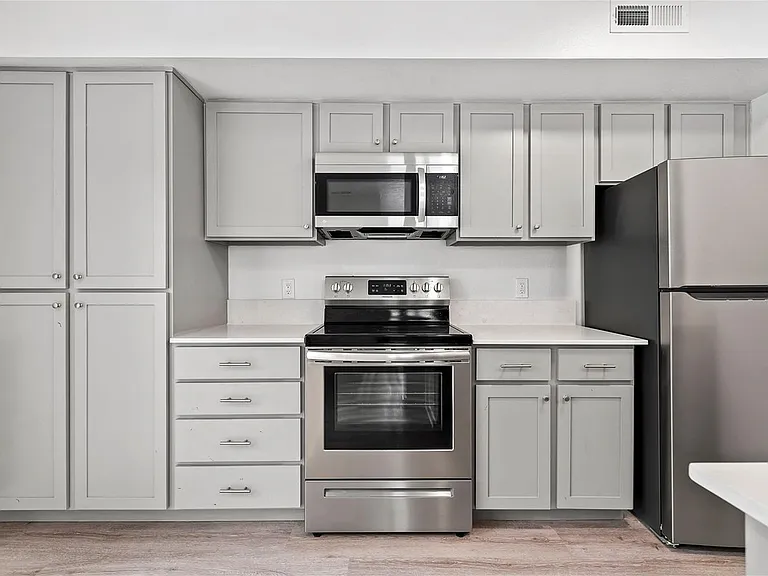 Bowery Point Townhomes — Photo 8
