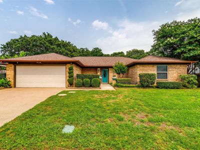 409 Evans Dr, Euless, TX, 76040