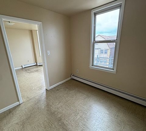 3rd image of 307 Chestnut St Floor 3
